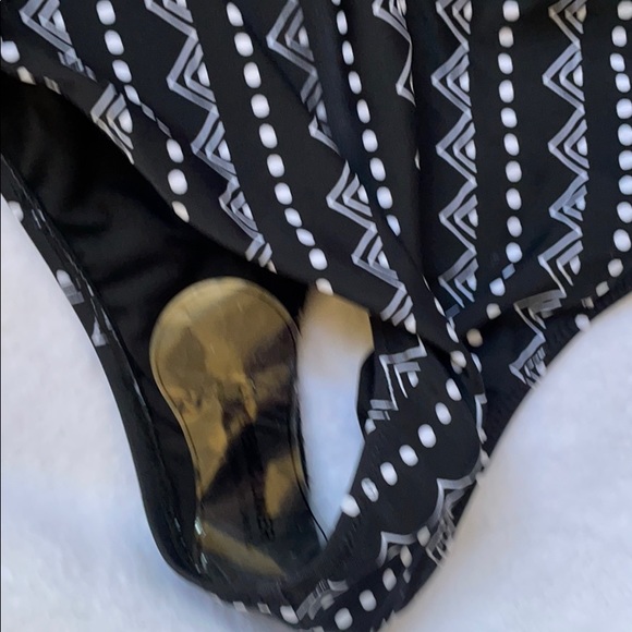 Swimsuit (NEW) - Picture 5 of 6